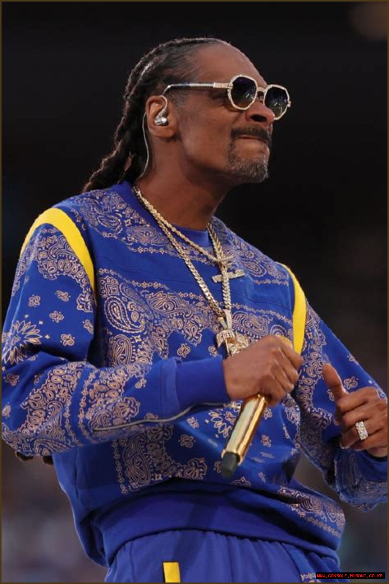 Snoop Dogg: The Controversial Life Of A Felon And Icon