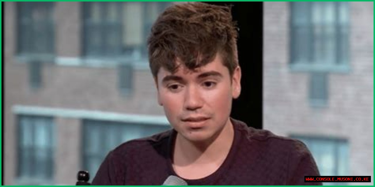 Understanding Noah Galvin: A Journey Through Identity And Expression