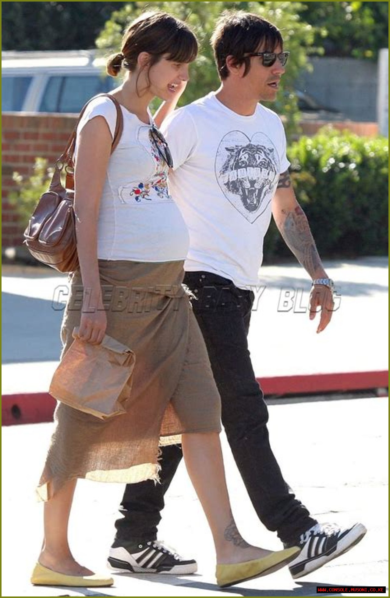 Unraveling The Mystery: Anthony Kiedis's 19-Year-Old Girlfriend